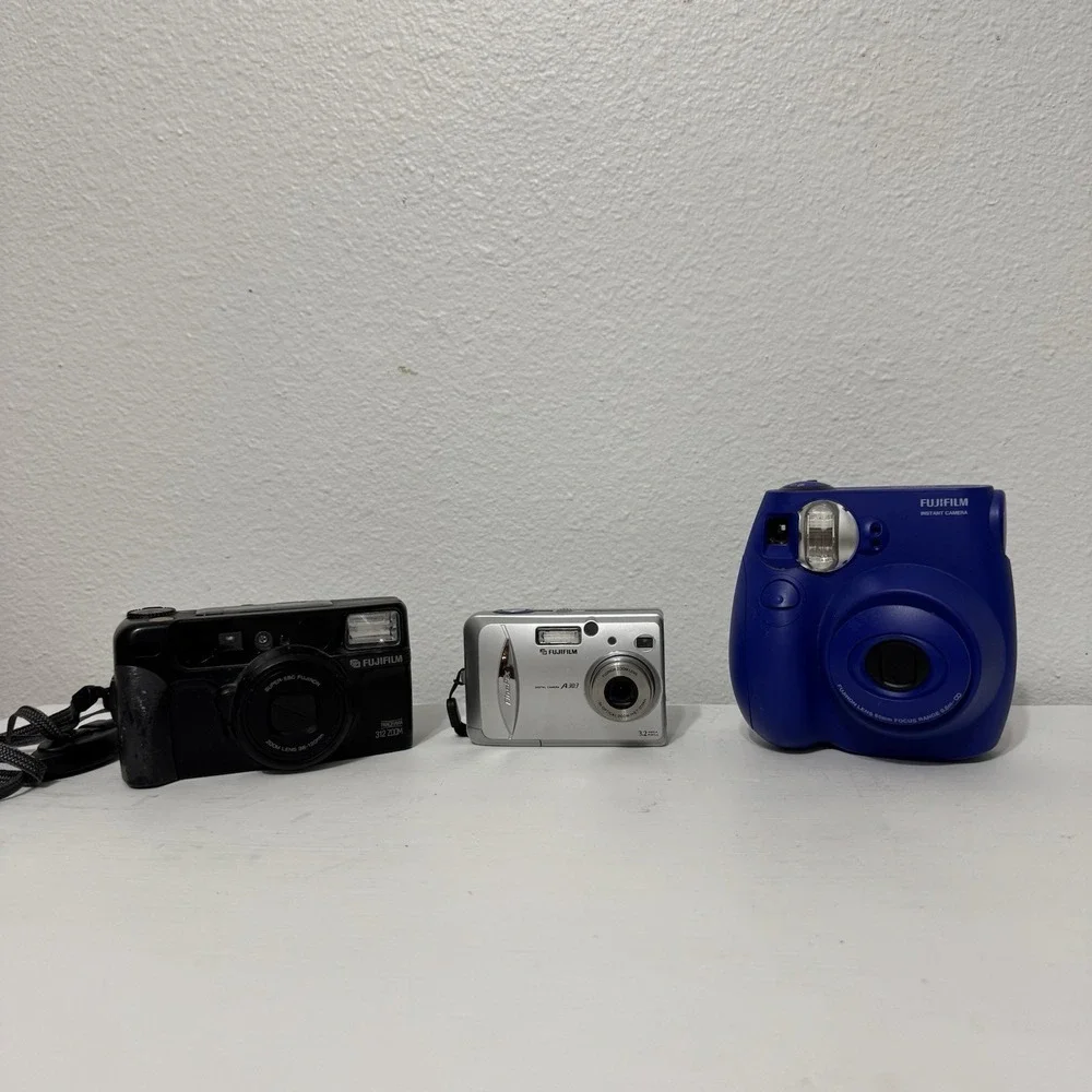 Fujifilm Camera Lot Of 3 - PARTS ONLY - UNTESTED - Discovery 312 Zoom - Intax‎